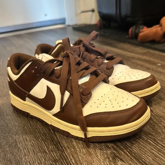 Nike dunk Brown and White Women's Shoes - Picture 1 of 8